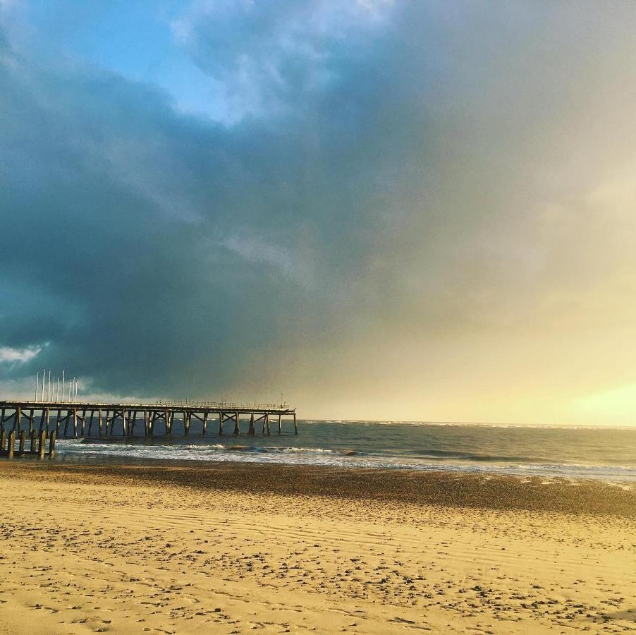 South Beach B & B Lowestoft Bagian luar foto