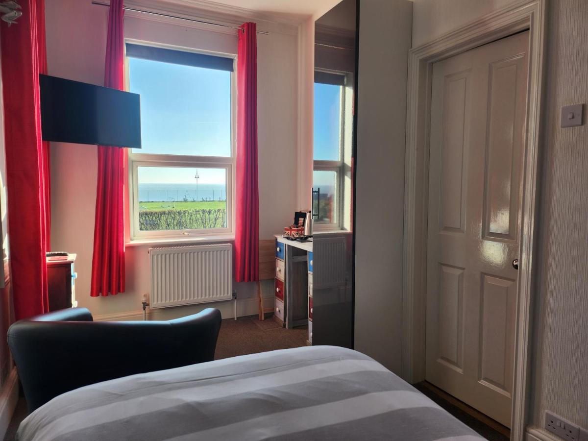 South Beach B & B Lowestoft Bagian luar foto