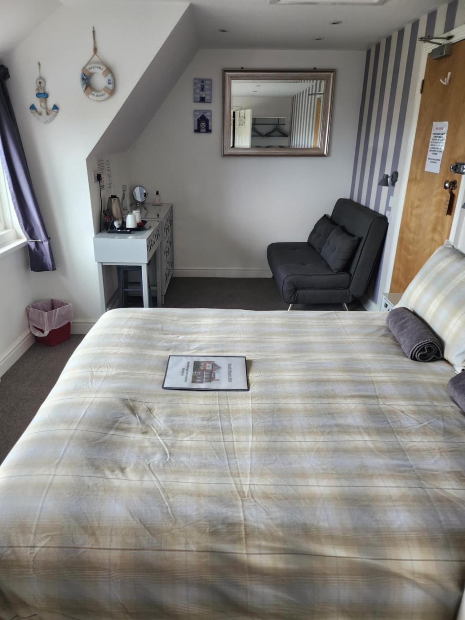 South Beach B & B Lowestoft Bagian luar foto
